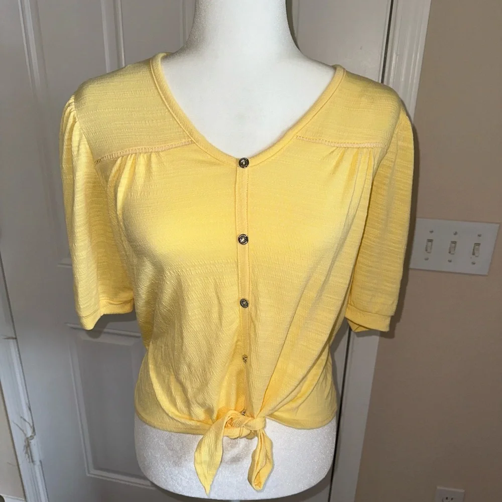 Adrienne Vittadini Yellow Blouse Button Top size Small - Picture 1 of 5